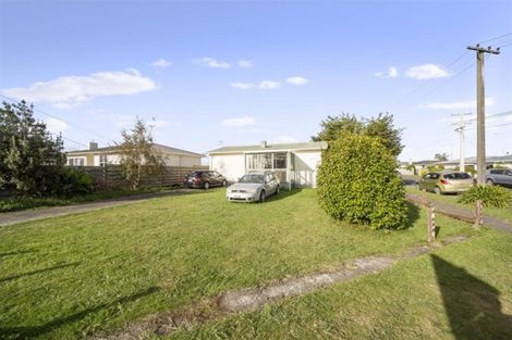 Photo of property in 2 Bone Crescent, Hawera, 4610