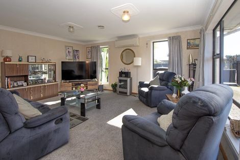 Photo of property in 25 Beach Road, North New Brighton, Christchurch, 8083
