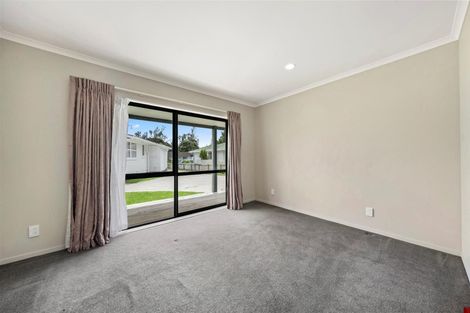 Photo of property in 69 Glen Marine Parade, Glendene, Auckland, 0602