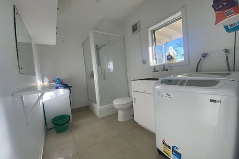 Photo of property in 11 Idyll Place, Northcross, Auckland, 0632
