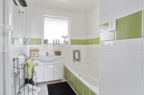 Photo of property in 23 Farnborough Street, Aranui, Christchurch, 8061