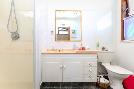 Photo of property in 37 Northgate, Strandon, New Plymouth, 4312