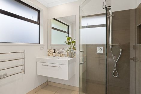 Photo of property in 23 Waldorf Crescent, Orewa, 0931