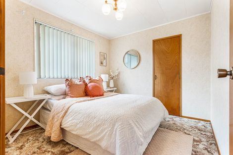 Photo of property in 14a Chablis Place, Henderson, Auckland, 0612