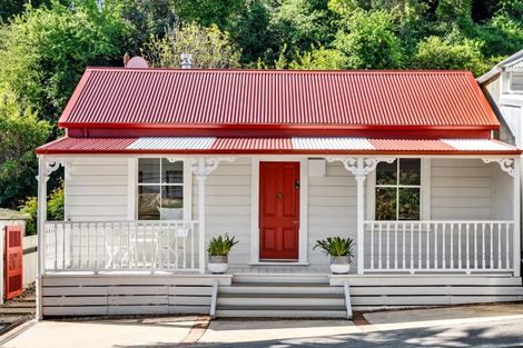 Photo of property in 95 Milton Road, Bluff Hill, Napier, 4110