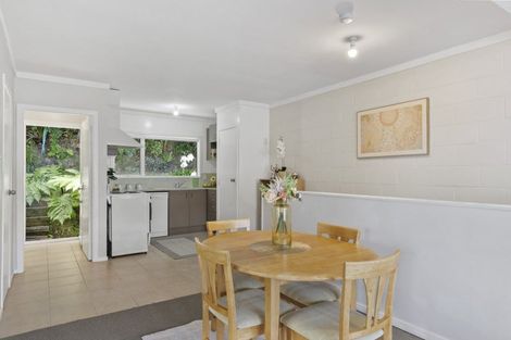 Photo of property in 1/15 Bloomsbury Grove, Newlands, Wellington, 6037