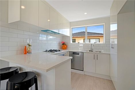 Photo of property in 6 Virgo Place, Glen Eden, Auckland, 0602