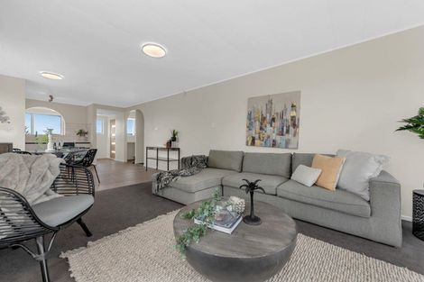 Photo of property in 110 Friedlanders Road, Manurewa, Auckland, 2102