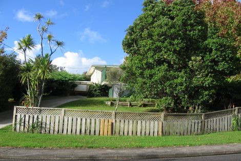 Photo of property in 35 Sylvan Crescent, Te Atatu South, Auckland, 0610