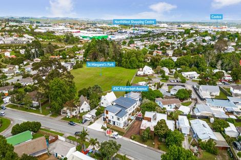 Photo of property in 43c Fitzherbert Avenue, West Harbour, Auckland, 0618