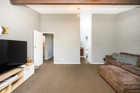 Photo of property in 6 Westmere Place, Takaro, Palmerston North, 4412