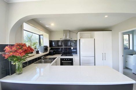 Photo of property in 2/40 Sarabande Avenue, Redwood, Christchurch, 8051