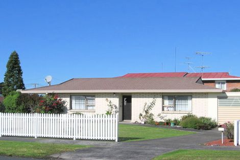 Photo of property in 1/20 Pine Road, Orewa, 0931