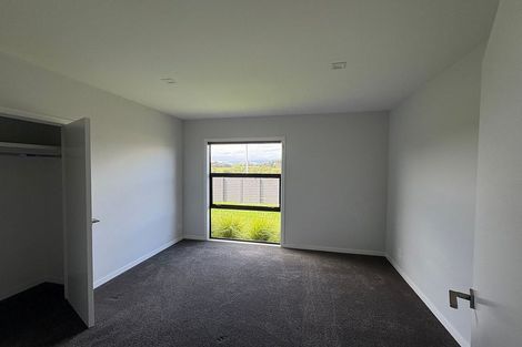 Photo of property in 5 Coutts Way, Fitzherbert, Palmerston North, 4410