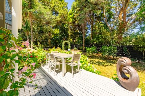 Photo of property in 31 Tane Road, Laingholm, Auckland, 0604