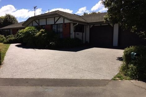 Photo of property in 4 Manson Place, Russley, Christchurch, 8042