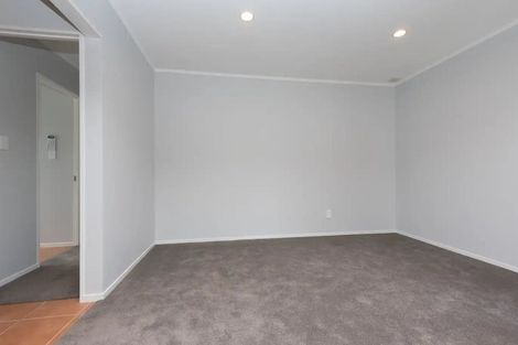 Photo of property in 1/10 Aronia Way, Goodwood Heights, Auckland, 2105