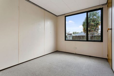 Photo of property in 279 Shakespeare Street, Leamington, Cambridge, 3432