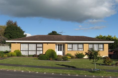 Photo of property in 19 Lemonwood Place, The Gardens, Auckland, 2105