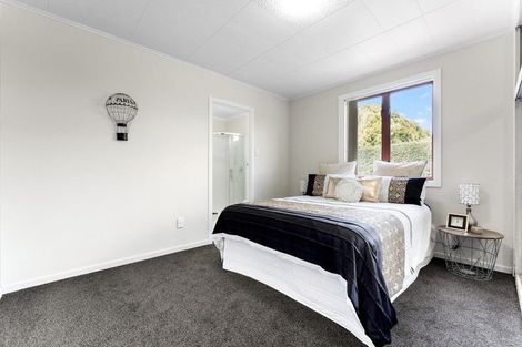 Photo of property in 20 Woodglen Road, Glen Eden, Auckland, 0602