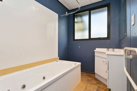 Photo of property in 279 Shakespeare Street, Leamington, Cambridge, 3432