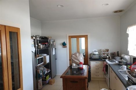 Photo of property in 97 Ocean View Road, Hillcrest, Auckland, 0627