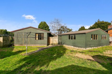 Photo of property in 279 Shakespeare Street, Leamington, Cambridge, 3432