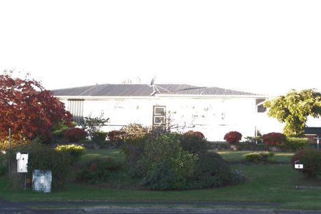 Photo of property in 2 Ngatuku Place, Tokoroa, 3420