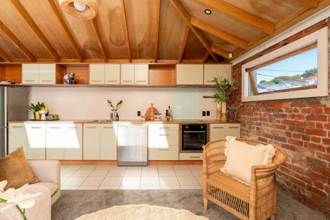 Photo of property in 1b Manley Terrace, Newtown, Wellington, 6021