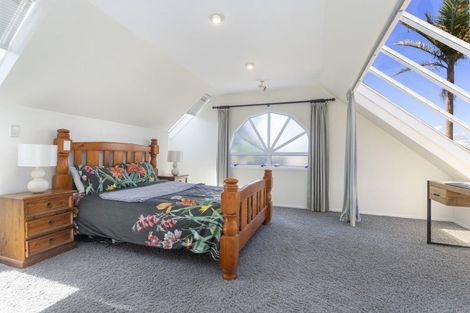 Photo of property in 1/992 Beach Road, Torbay, Auckland, 0630