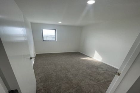 Photo of property in 9a Crestview Rise, Papakura, 2110