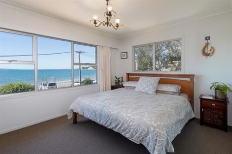 Photo of property in 32 Manly Esplanade, Browns Bay, Auckland, 0630
