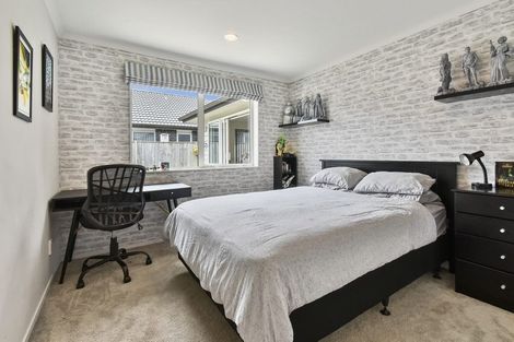 Photo of property in 61 Turnberry Drive, Wattle Downs, Auckland, 2103