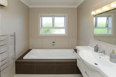 Photo of property in 10 Edwards Street, Frimley, Hastings, 4120