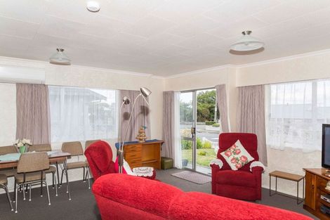 Photo of property in 4 Mccallum Street, Dannevirke, 4930