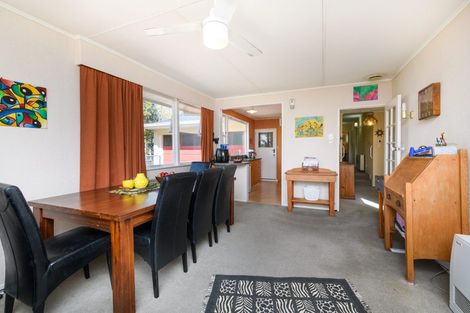 Photo of property in 7 Tabak Crescent, Takaro, Palmerston North, 4412