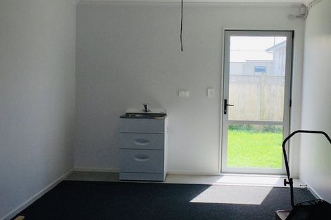 Photo of property in 31 Forbes Mccammon Drive, Swanson, Auckland, 0614