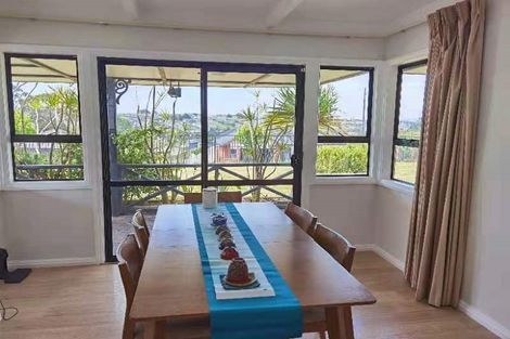 Photo of property in 11 Travis View Drive, Fairview Heights, Auckland, 0632