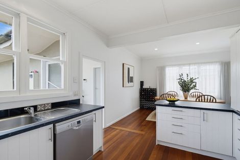 Photo of property in 120 Murdoch Road West, Raureka, Hastings, 4120
