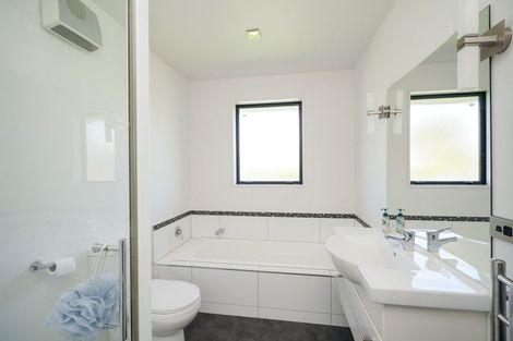 Photo of property in 28 Majestic Chance, Seaward Bush, Invercargill, 9812