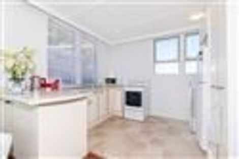 Photo of property in 4/4 Hutchinson Avenue, New Lynn, Auckland, 0600