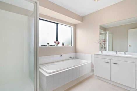 Photo of property in 722 Chapel Road, Dannemora, Auckland, 2016