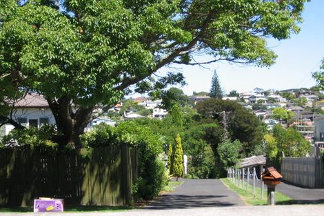 Photo of property in 18a Dallinghoe Crescent, Milford, Auckland, 0620