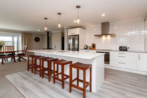 Photo of property in 20 Pegasus Place, Kelvin Grove, Palmerston North, 4414