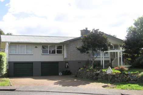 Photo of property in 13 Campbell Place, Papakura, 2110