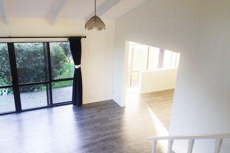 Photo of property in 9 Cambric Place, Botany Downs, Auckland, 2010