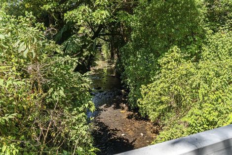 Photo of property in 28 Carrington Street, New Plymouth, 4310