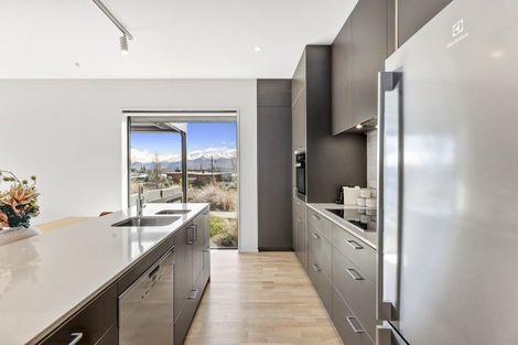 Photo of property in 15 Kereru Crescent, Wanaka, 9305