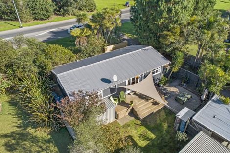 Photo of property in 1/615 Swanson Road, Swanson, Auckland, 0612