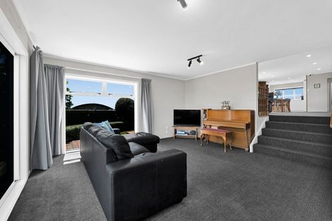 Photo of property in 138 Govett Avenue, Frankleigh Park, New Plymouth, 4310